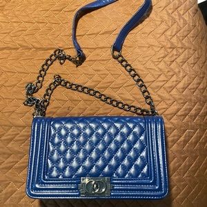Blue quilted detail crossbody bag